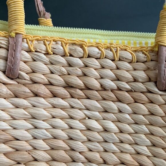 1990’s handwoven corn husk mini tote bag with a dragonfly appliqué and a yellow - Picture 6 of 16